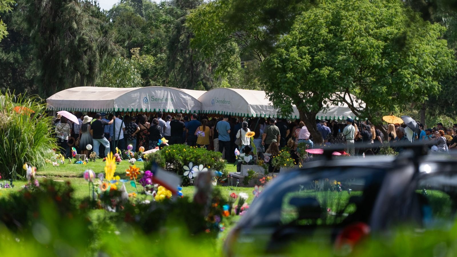 “Somos hermanos del mismo dolor”: El sentido adiós de Daniel Fuenzalida a Andrés Caniulef y el agradecimiento de su familia al animador en el funeral
