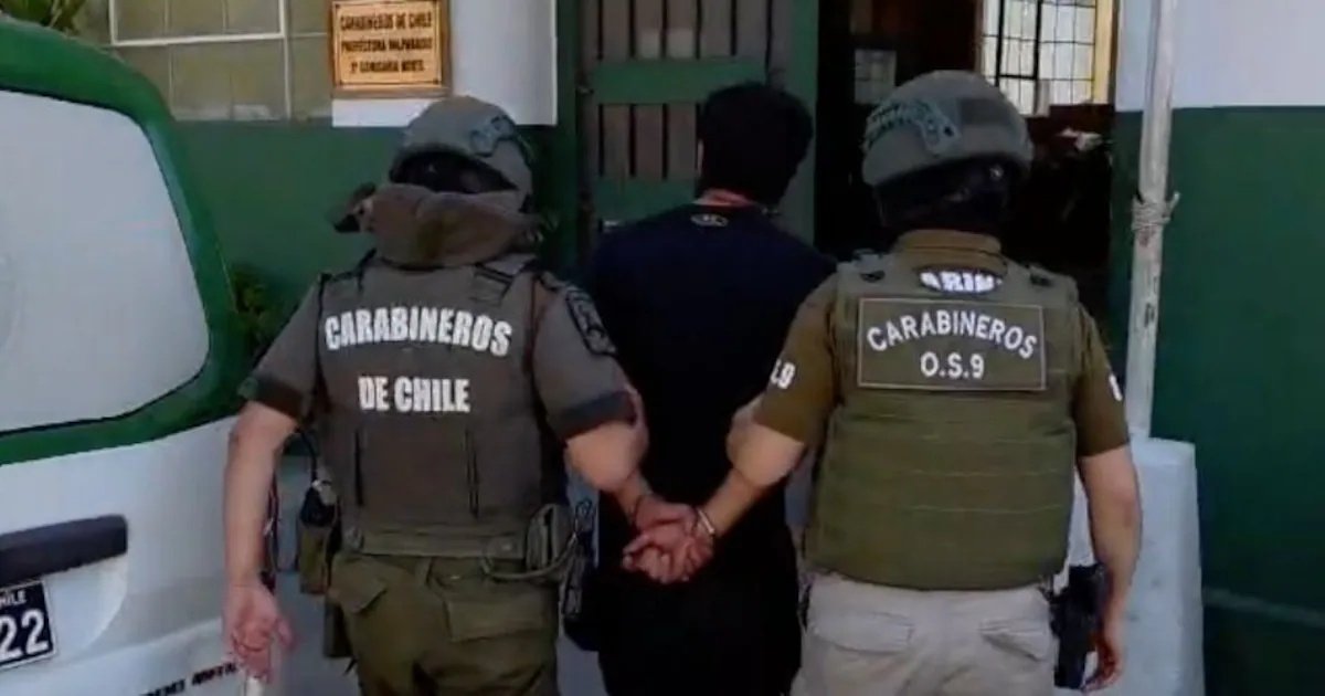 Detienen a adolescente de 17 años tras cometer violento robo en vivienda de Peñalolén: maniató y golpeó a adulta mayor