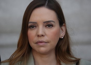 "Cuota Flores": exasesor se querelló contra la senadora Camila Flores