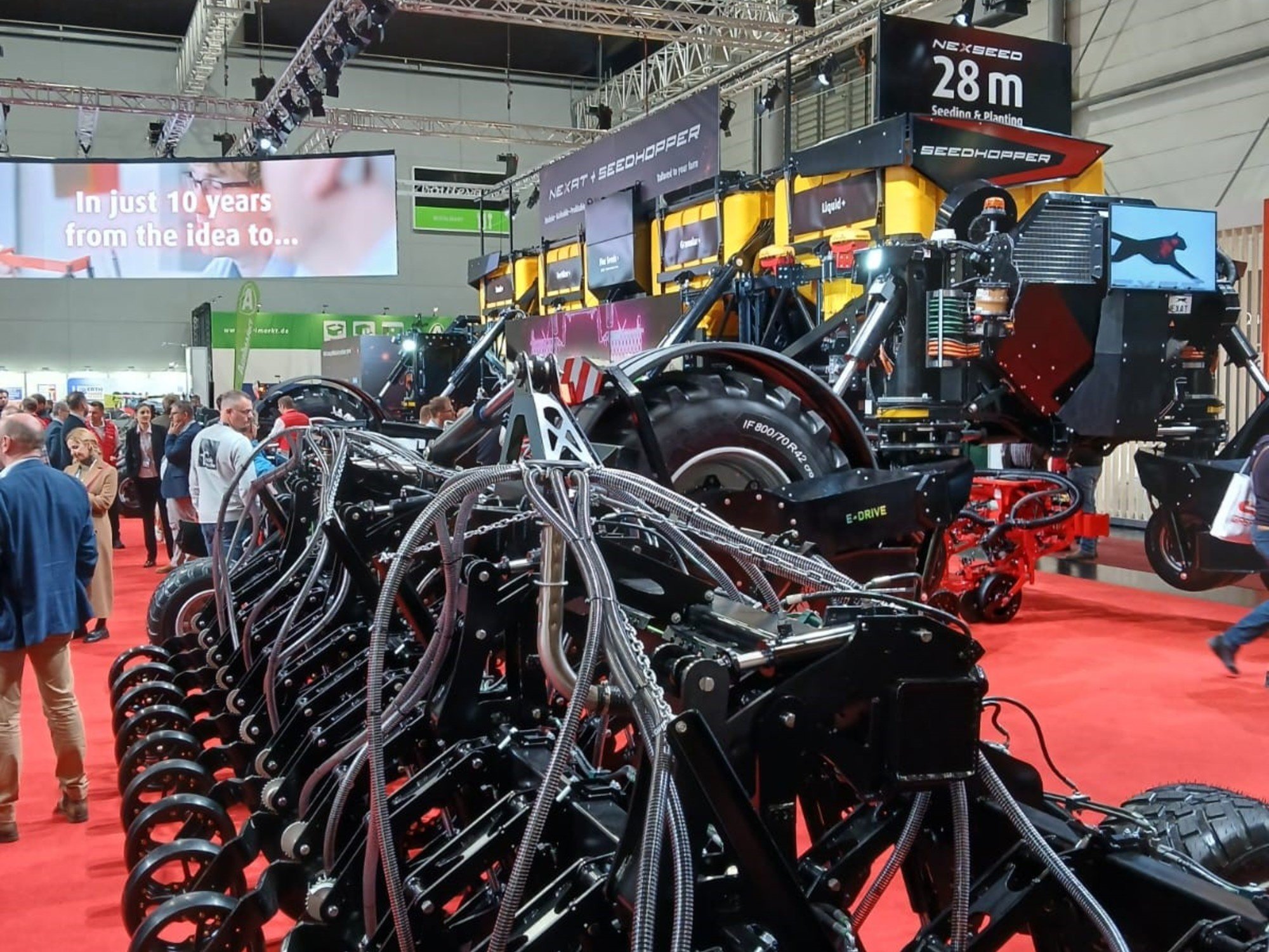 "El siguiente paso será Argentina": la sembradora autónoma más grande del mundo puede sembrar hasta 30 hectáreas por hora