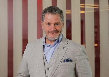 Quién es Paul Fürst, el empresario que salió de compras en Falabella y Banco de Chile y movió $54 mil millones en la bolsa durante las últimas semanas