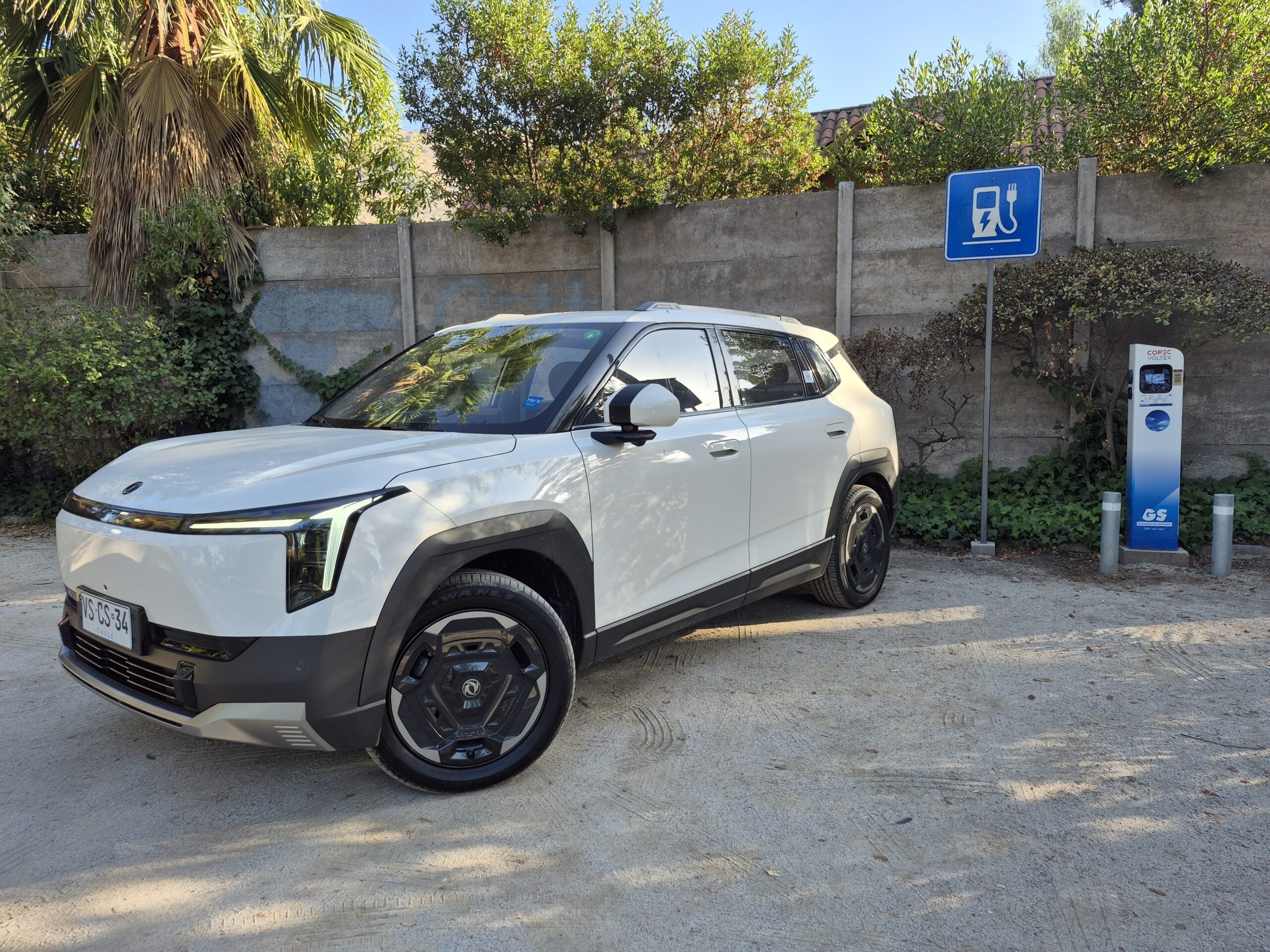 Al volante del Dongfeng Vigo: el SUV eléctrico que quiere democratizar la electromovilidad en Chile