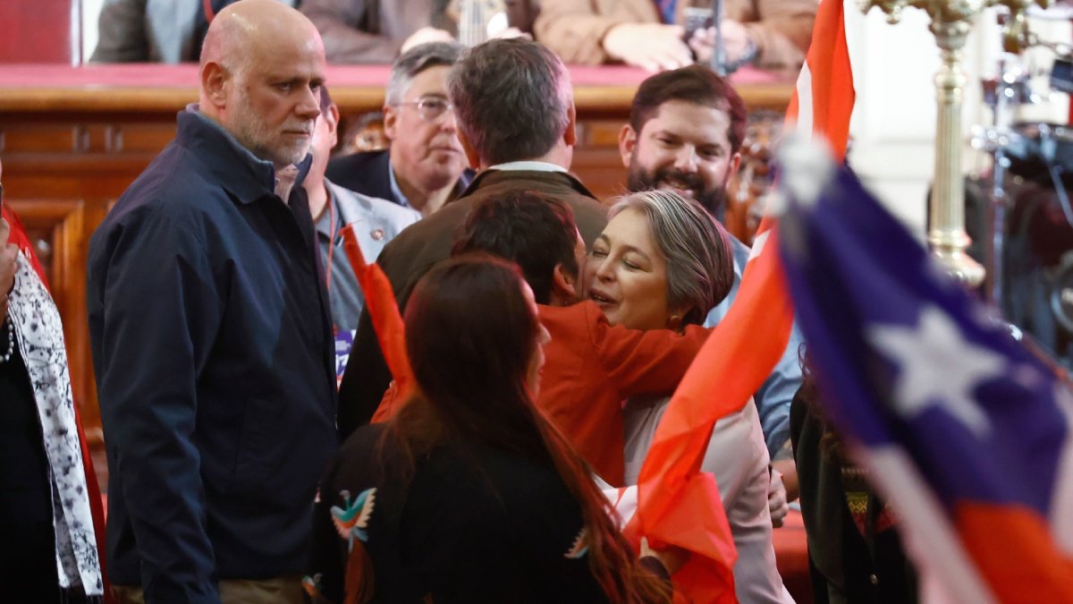 Gabriel Boric y Jeannette Jara participaron del aniversario 93 del Partido Socialista