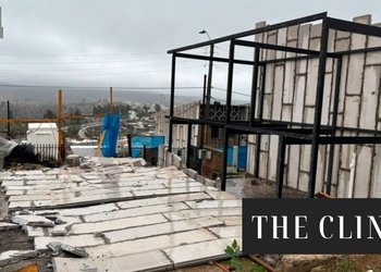 “Esto es una estafa completa”: Poduje vuelve a cargar contra la constructora San Sebastián tras detectar un nuevo desprendimiento de muro en El Olivar