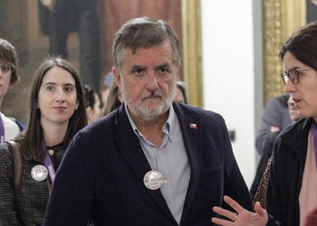 “Defenderse apuntando a una actriz es inaudito y una bajeza”: la dura crítica del exjefe de la Secom de Boric al ministro Undurraga
