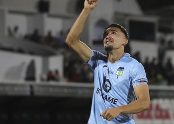 Arnaldo Castillo encaminó con un doblete el sólido triunfo de O'Higgins en su visita a Palestino