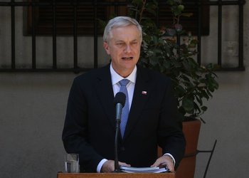 Kast agradece la entrega de antecedentes tras reunión con Boric y afirma que tomará “decisiones cuando corresponda”