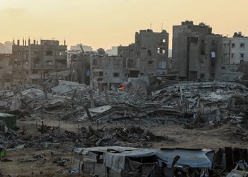 Aumentan a más de 900 los palestinos muertos por ataques de Israel contra Gaza desde el alto el fuego