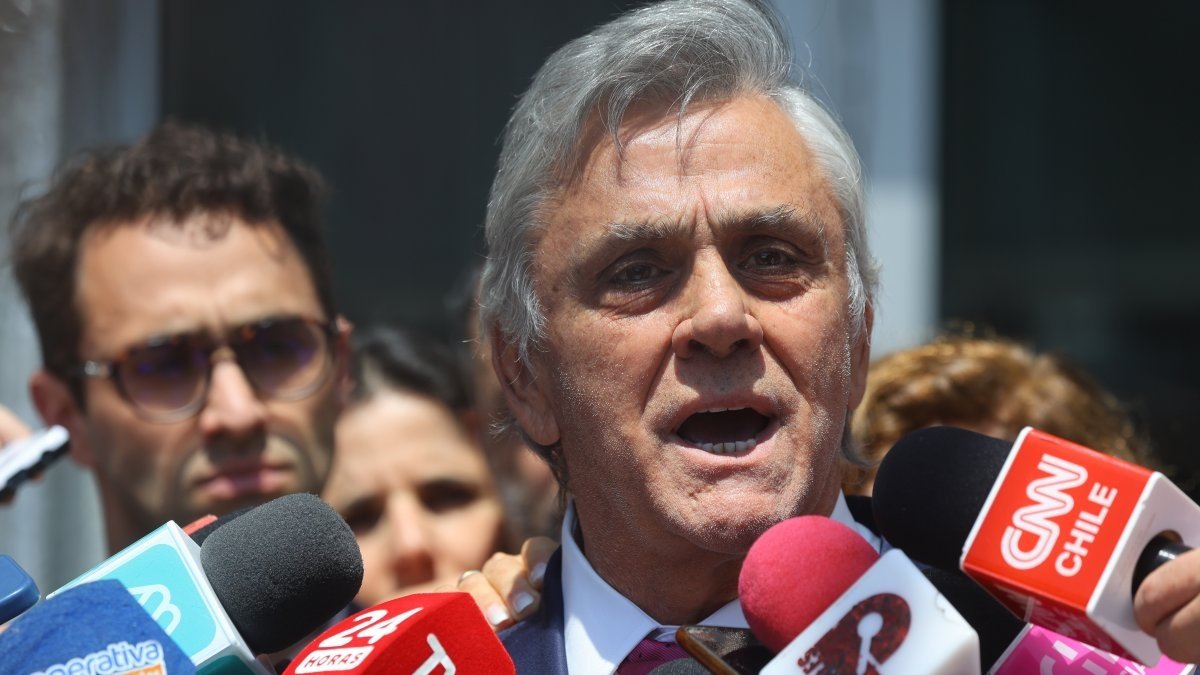 "Aprender a pasar la posta": Las críticas al regreso de Longueira a la primera línea política