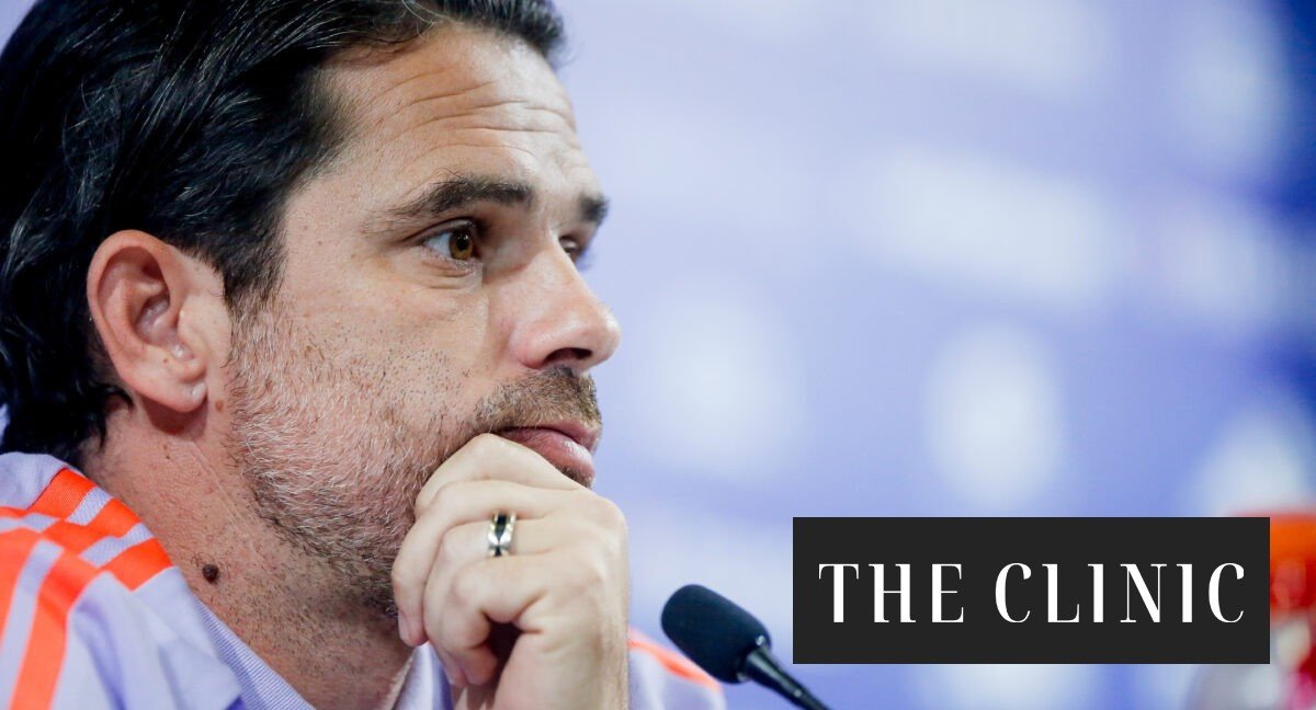 Clínica Alemana informa estado de salud de Fernando Gago: DT de la U sufrió un infarto agudo al miocardio que requirió una intervención con implante intracoronario