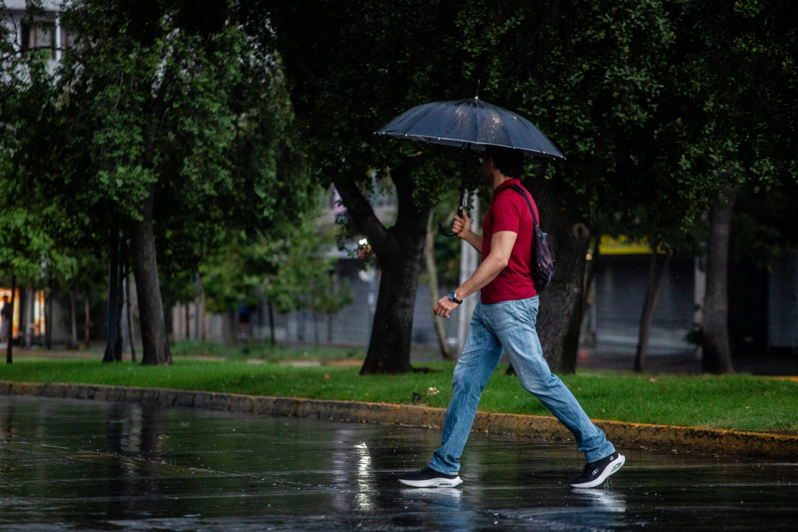 Continúan las lluvias en la Región Metropolitana: se esperan hasta 15 milímetros para esta tarde en sectores precordilleranos