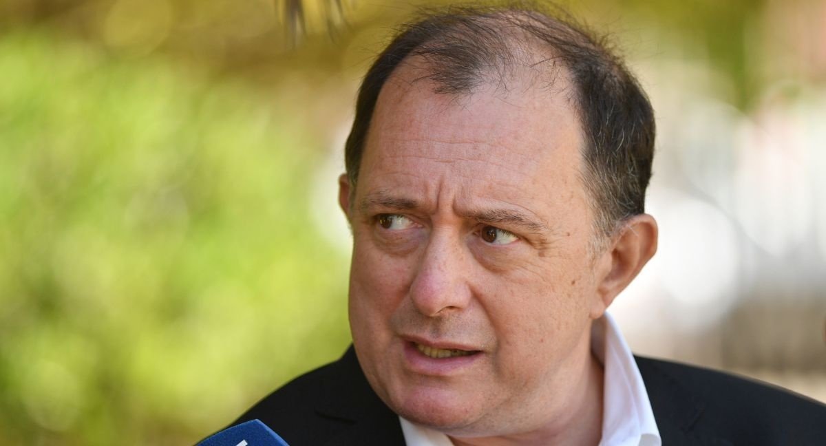 Con encontrón con diputada del Frente Amplio y duros reproches a la administración Boric: el debut del ministro Poduje en el Congreso