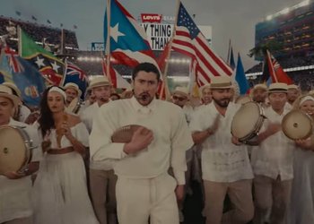 “Latinos ocupando el escenario más grande del planeta”: Las reacciones de políticos chilenos al show de medio tiempo de Bad Bunny