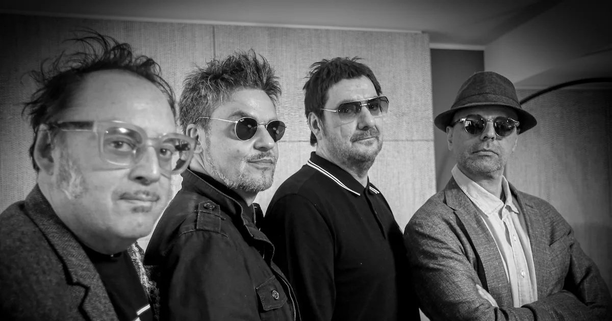 Carcuro, uniformes de colegio y la Revuelta: Los Tres en cinco shows memorables
