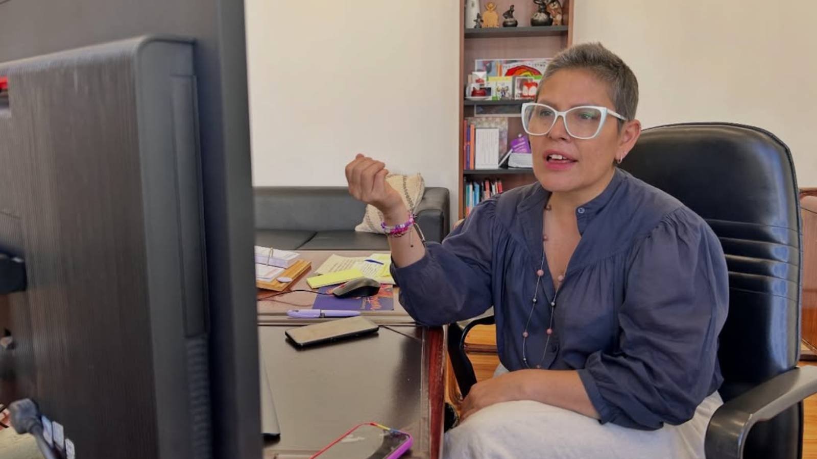 Priscilla Carrasco, exdirectora del SernamEG por solicitud de renuncia: “Lo que hace la ministra con esta decisión es poner en riesgo mi vida”