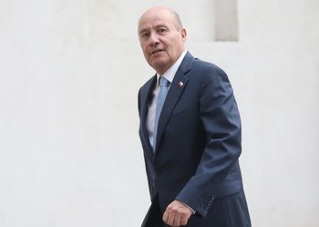 “Estos son errores que pueden destruir en horas lo construido en días”: La minuta del Gobierno que define su relato por el alza de combustibles y establece qué no decir