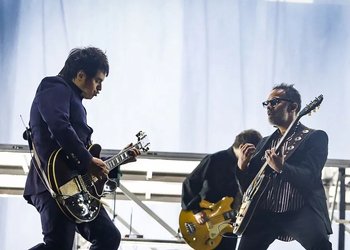 Los Bunkers a todo volumen con un rotundo show eléctrico hacen historia en Lollapalooza