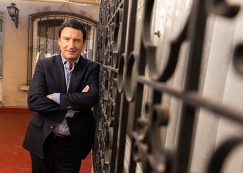 Qué hay detrás del “llamado al orden” de Arturo Squella al Segundo Piso de Kast y la incomodidad creciente en el oficialismo