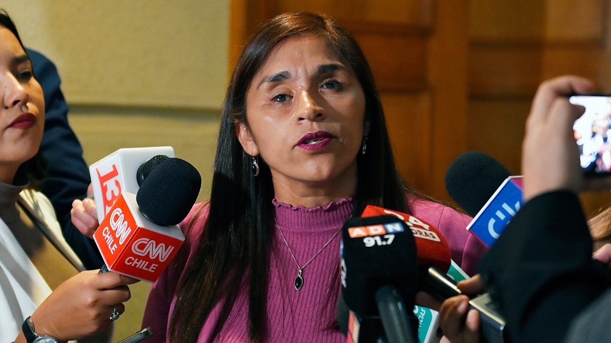 Fabiola Campillai sobre regreso de Baquedano: “La derecha a lo mejor siente que es importante, pero la verdad es que a la gente del estallido no le interesaba esa estatua”