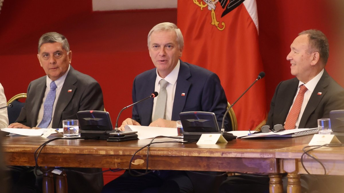 Gobierno inicia planificación de su "segunda fase"