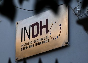 INDH interpuso querella por presunta tortura sexual de detenida por VIF por parte de un carabinero