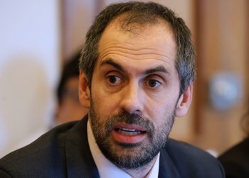 Comisión revisora recomendó que la Sala de la Cámara rechace la AC contra Grau