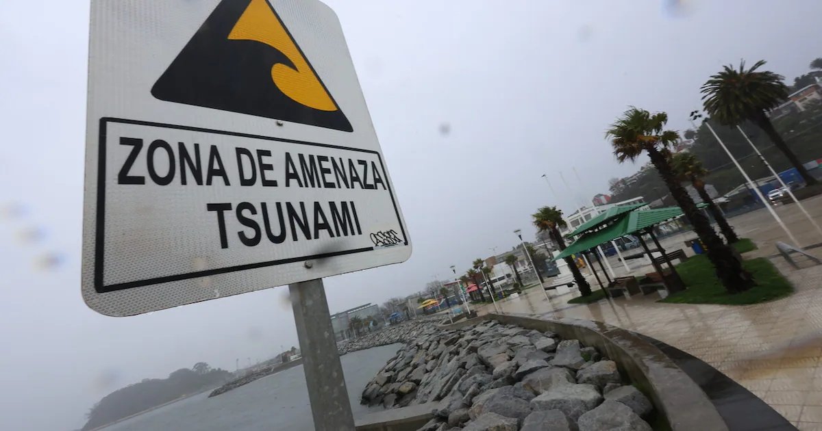 Ruta de evacuación: ¿cómo opera la alerta temprana de tsunamis en Chile?
