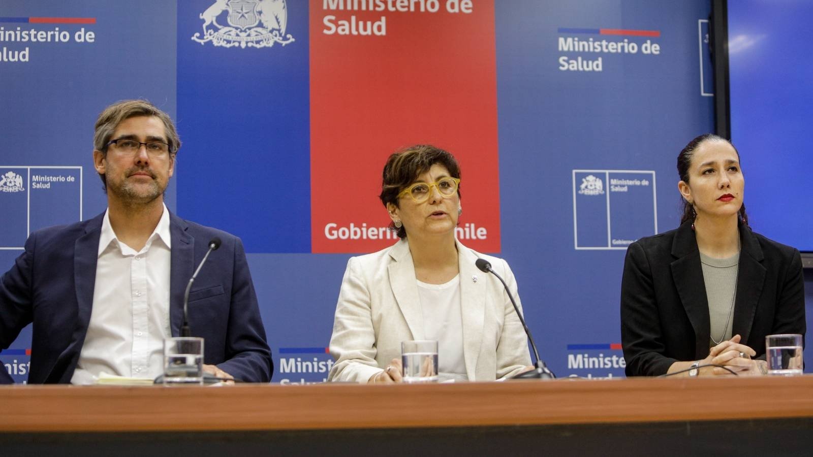 “Quiero descartar que haya habido algún tipo de privilegio”: El relato de la ministra Aguilera por cirugía de su madre