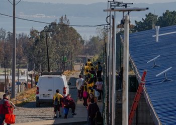 Comunidades educativas afectadas por los incendios en el Biobío reciben donación de computadores e internet gratuito con conectividad satelital