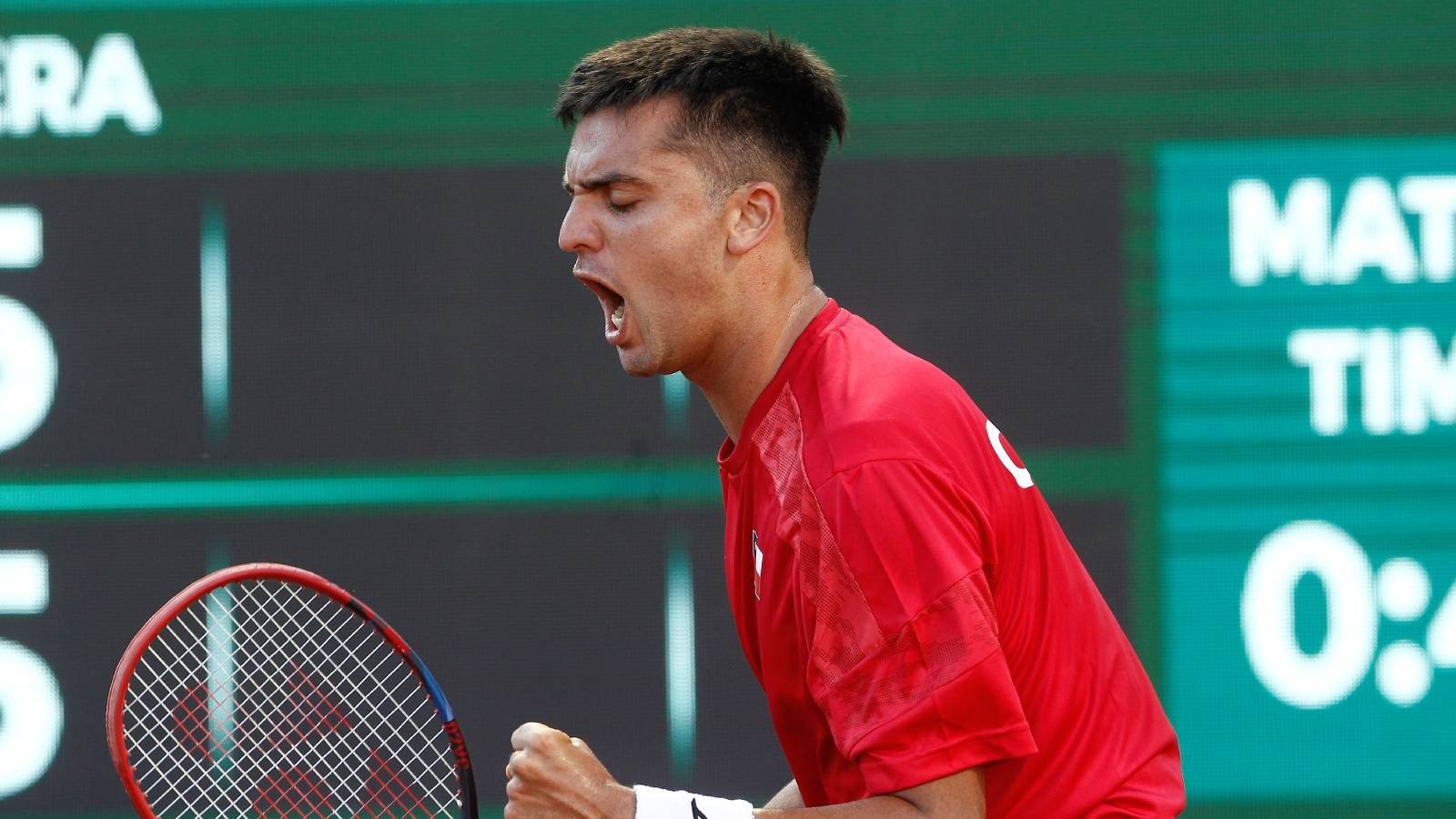 Tomás Barrios le da el primer punto a Chile frente a Serbia por Copa Davis: venció en sets corridos a Dusan Lajovic