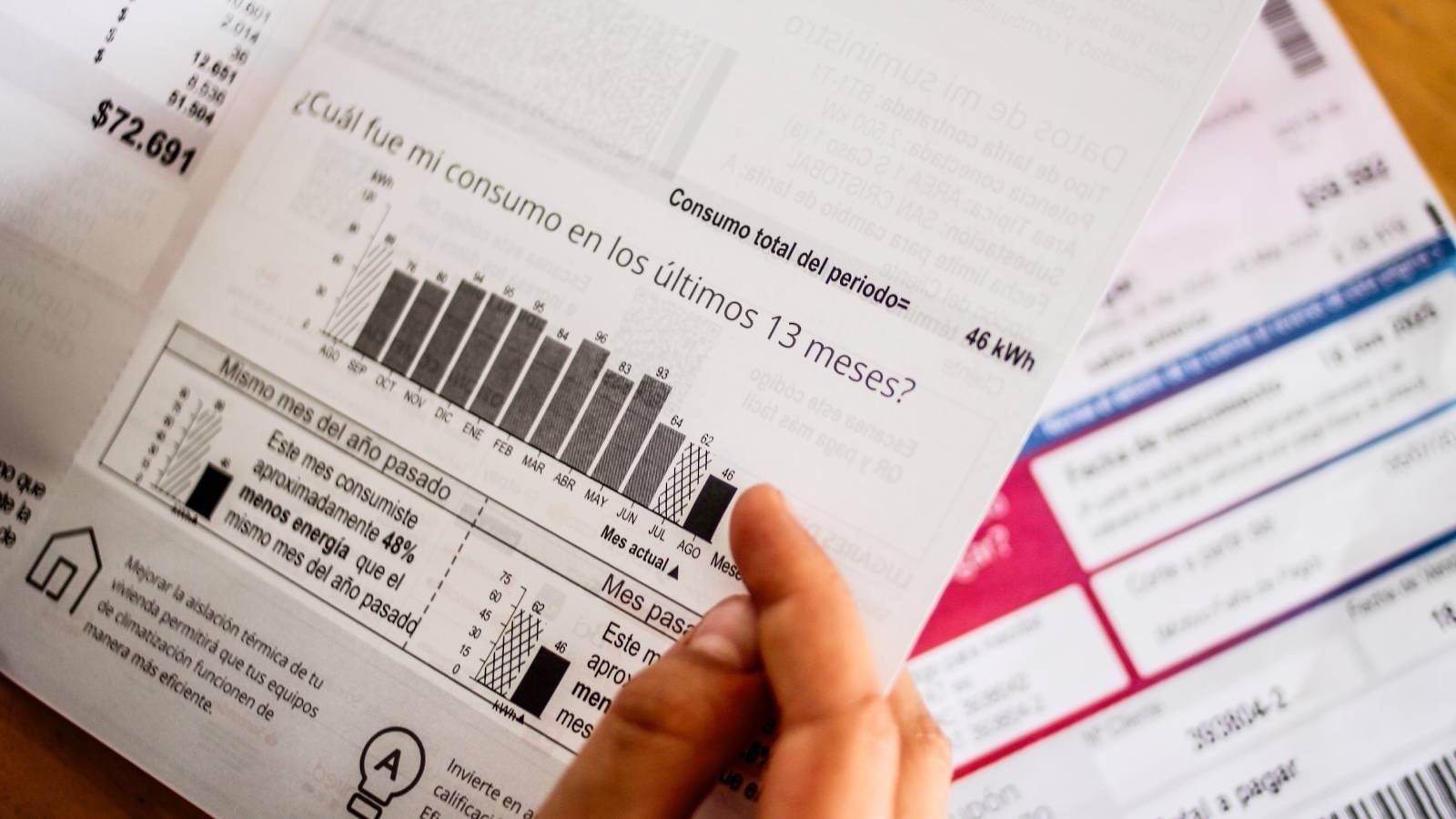 “Considerando el actual escenario económico”: SEC instruyó a las empresas eléctricas aplazar alzas en cuentas de la luz hasta julio