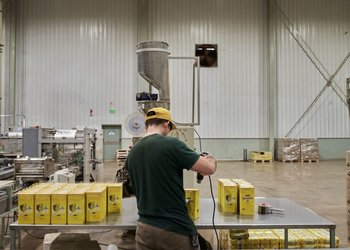 "Paramos hasta nuevo aviso": se paralizaron los envíos de yerba a los principales mercados por el conflicto bélico en Medio Oriente