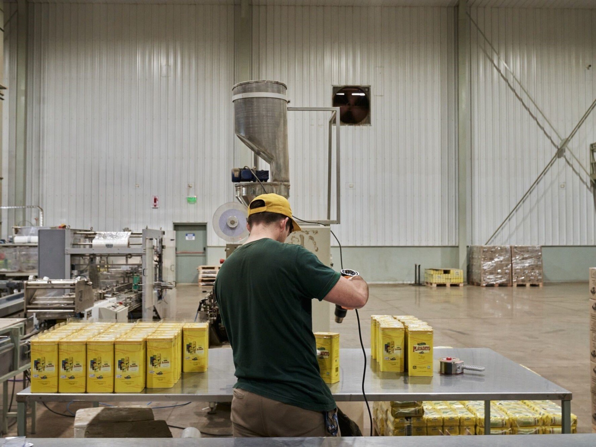 "Paramos hasta nuevo aviso": se paralizaron los envíos de yerba a los principales mercados por el conflicto bélico en Medio Oriente