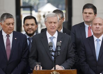 Reconstrucción: FA acusa que se busca "fabricar una crisis" y RN valora "cambio de rumbo"