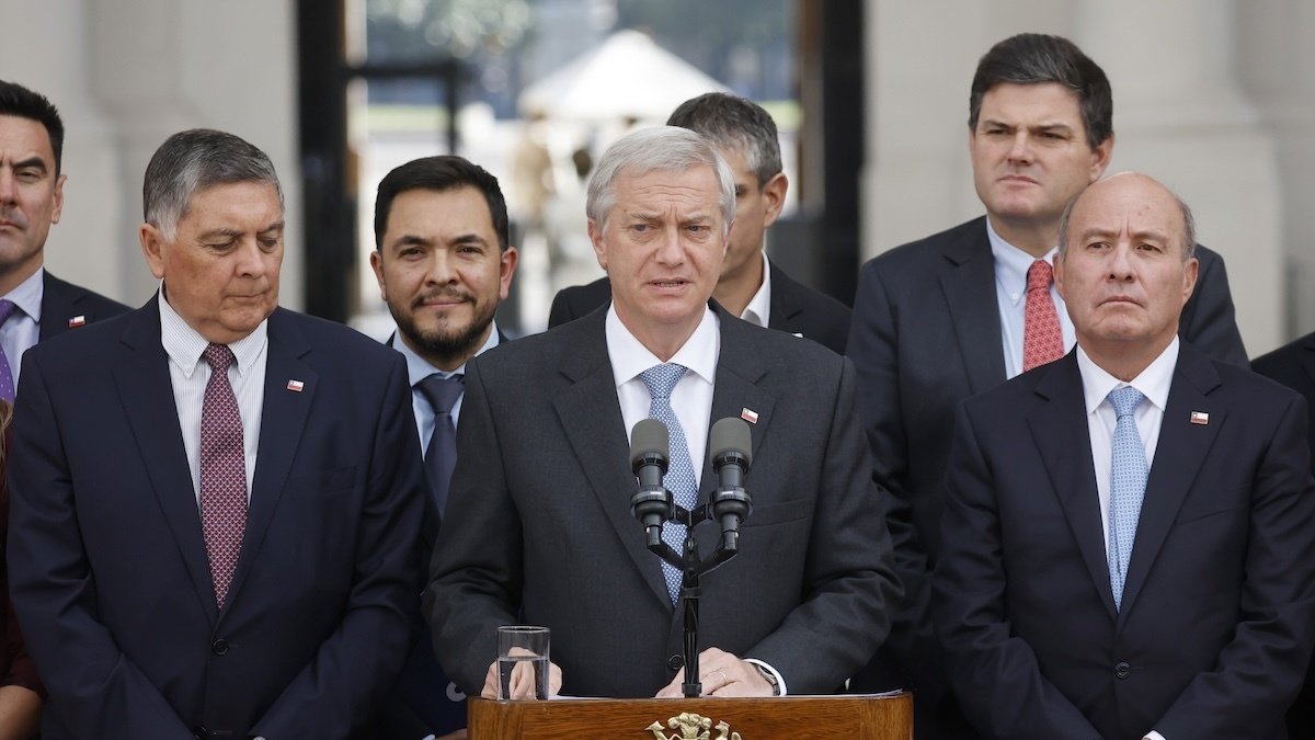 Reconstrucción: FA acusa que se busca "fabricar una crisis" y RN valora "cambio de rumbo"