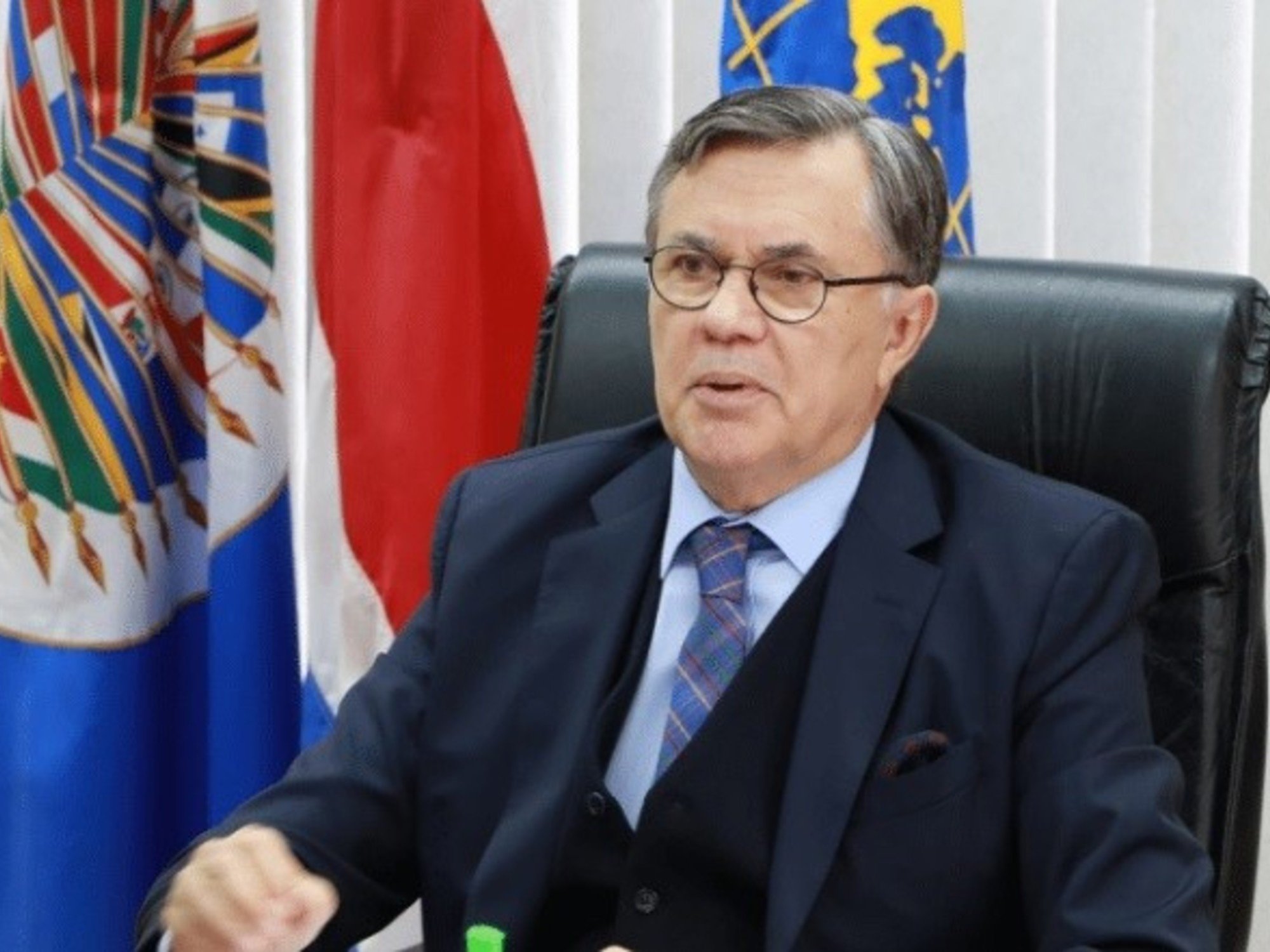 Un sonoro puñetazo en la mesa