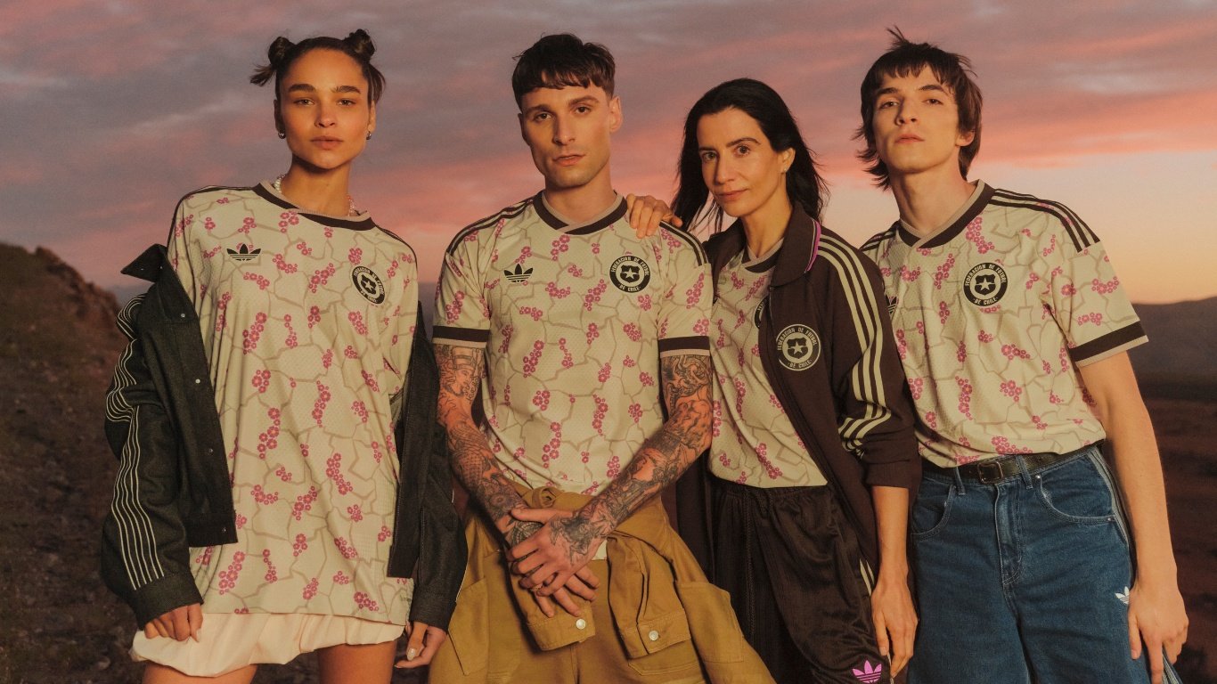 Los detalles de la nueva camiseta alternativa de la selección chilena con un homenaje al Desierto Florido: podría ser estrenada en la próxima fecha FIFA