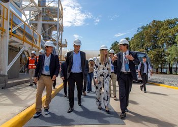 Karina Milei y Adorni, en el polo agroindustrial del Gran Rosario