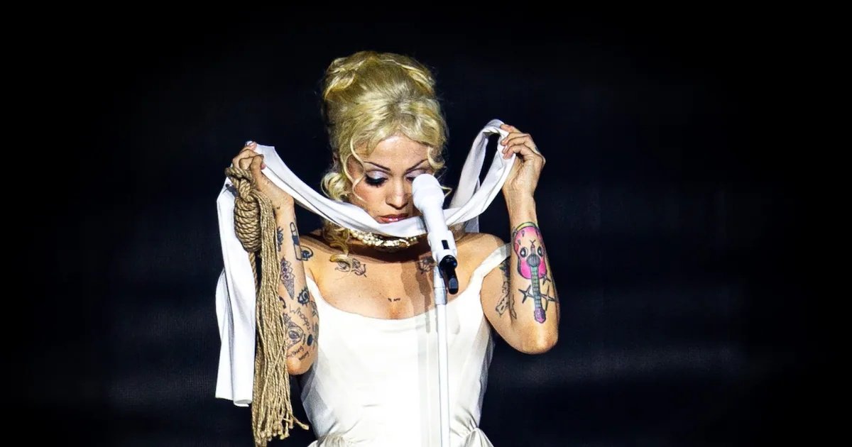 Mon Laferte en Movistar Arena: otra noche de llorar y provocar