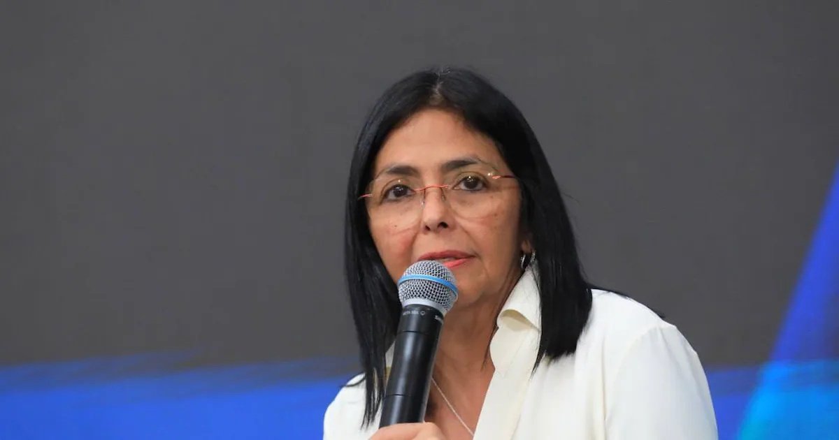 Delcy Rodríguez anuncia un plan de construcción de viviendas tras terremotos