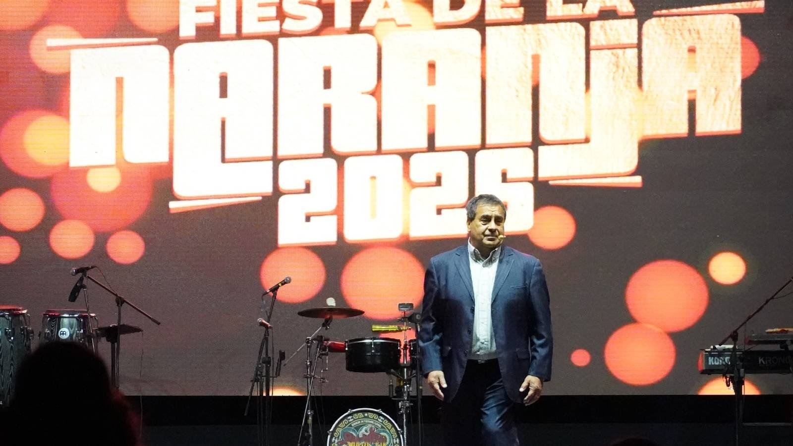 Alcaldesa (s) de Villa Alegre presenta denuncia contra Dino Gordillo por besar a supuesta menor de edad tras entrega de premio: humorista desmintió lo ocurrido