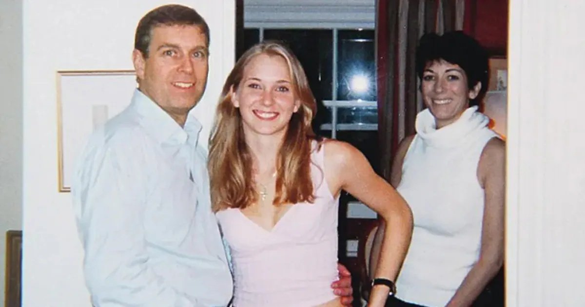 Rey Carlos le quita el título de príncipe a su hermano Andrés por caso Epstein