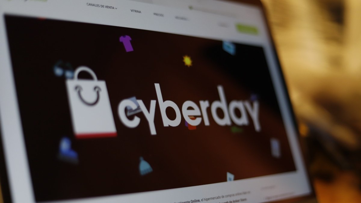 Paquetes acumulados en conserjería, entregas fallidas o encomiendas devueltas: el desafío logístico que representa el CyberDay en edificios residenciales