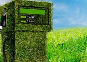 John Deere pone un choclo en el tanque