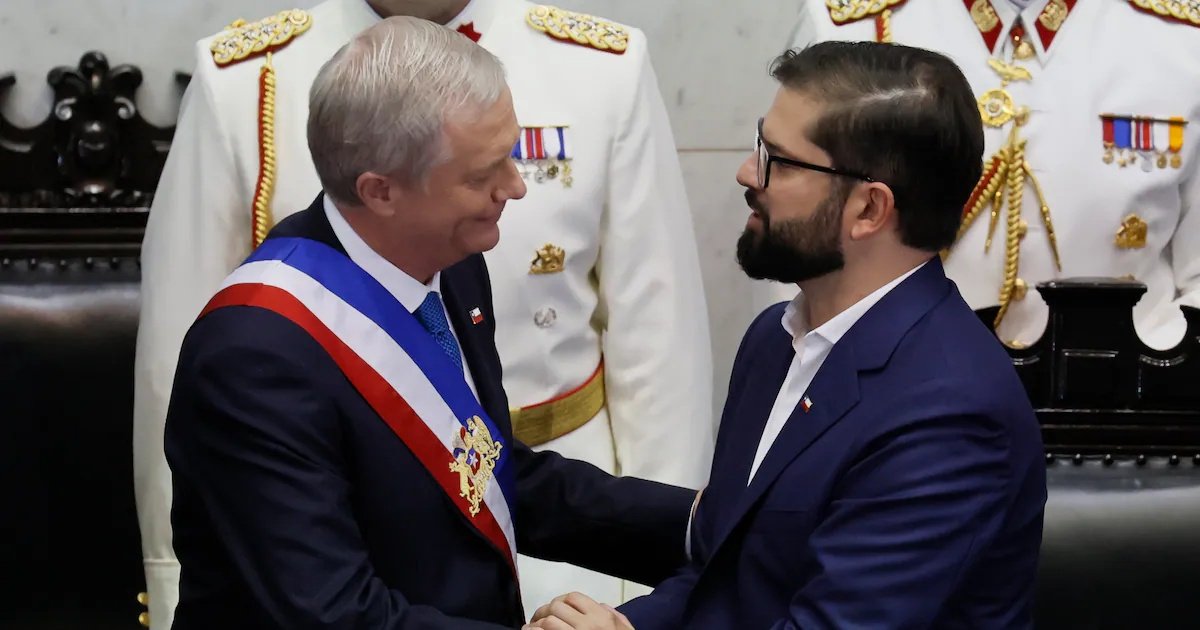 Señales, gestos y simbolismos del cambio de mando entre Boric y Kast