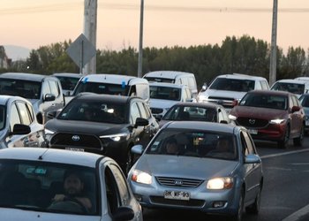 El debate sobre los tacos en Chicureo: De Grange llama a fomentar el transporte público y la alcaldesa habla de “incentivos ajustados a la realidad” de Colina