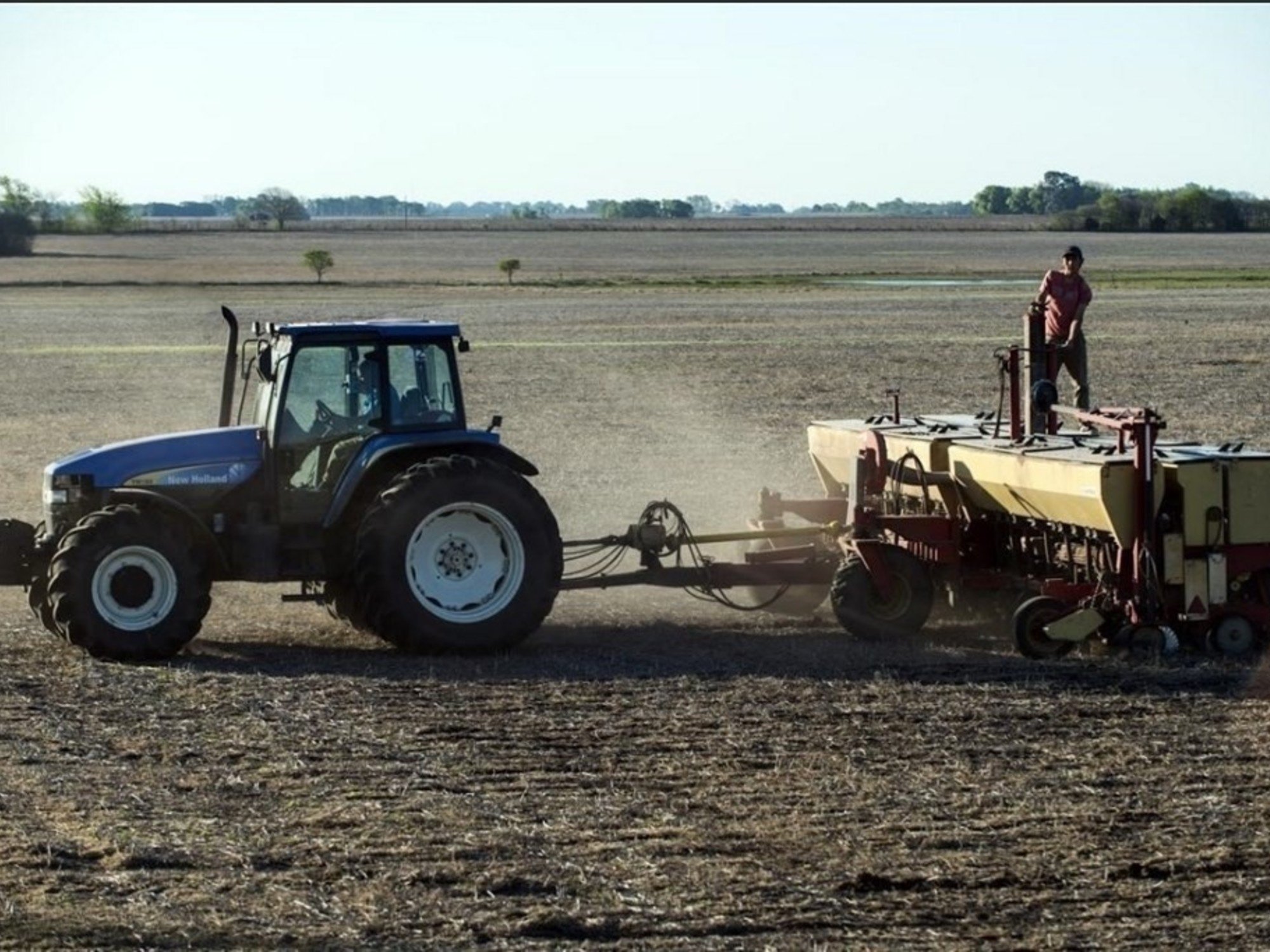 Lanzan un  programa para reforzar el empleo rural formal y mejorar las competencias de los trabajadores del sector
