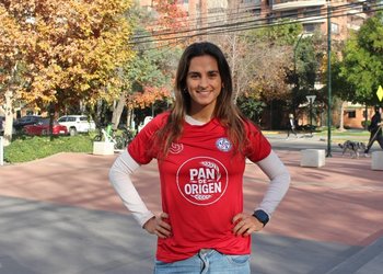 Manuela Urroz, capitana de las Diablas: “Queremos llevar el hockey chileno a instancias donde nunca ha estado”