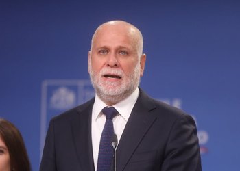 Elizalde entrega las razones que podrían explicar el retraso en la instalación de viviendas de emergencia