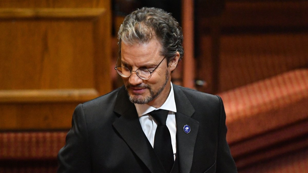 “¿Me vas a decir que no pudo bajar diez pisos para votar?”: los descargos de Parisi tras la expulsión del “Dr. File” de la bancada del PDG